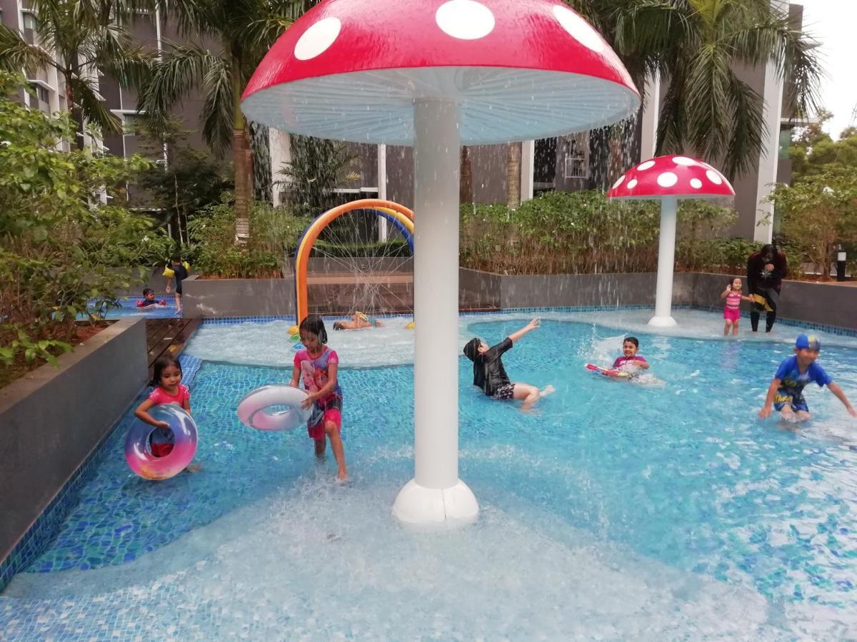 Fz Almyra Homestay Kajang Exterior photo